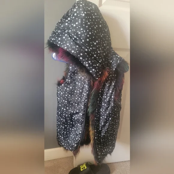 Reversible Faux Fur Zip Up Vest - Picture 2 of 3